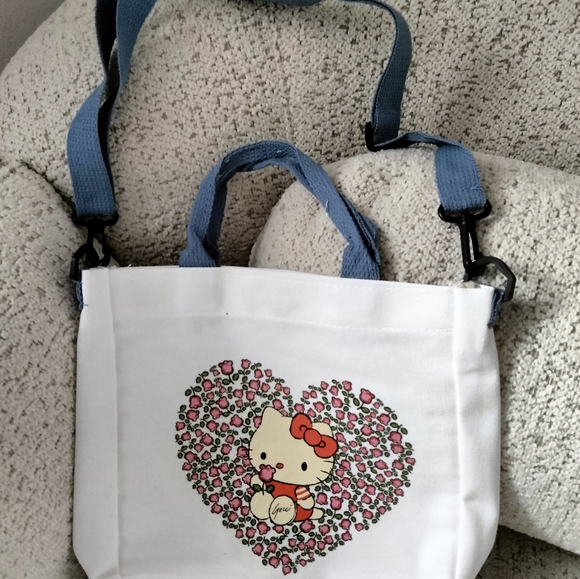 Hello Kitty canvas tote crossbody bag. San Rio. Teen tween girl gifts - Picture 3 of 4